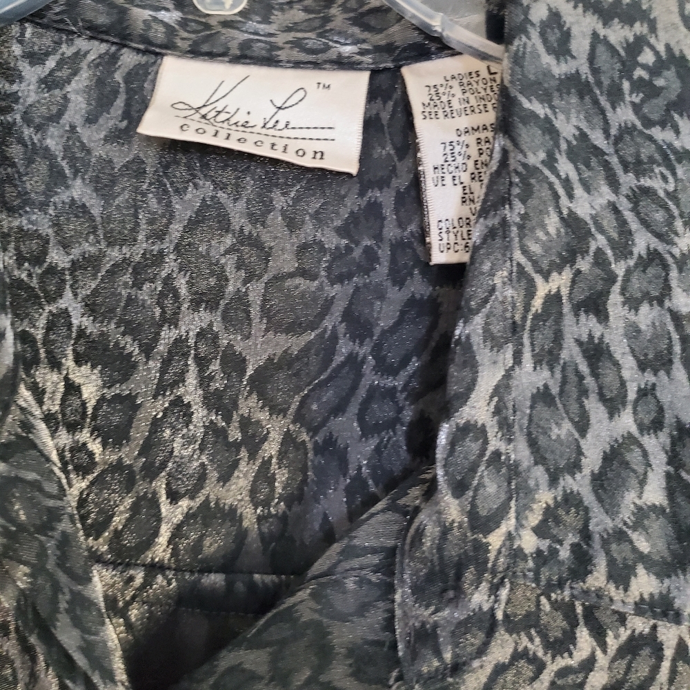 Blouses - Picture 3 of 4